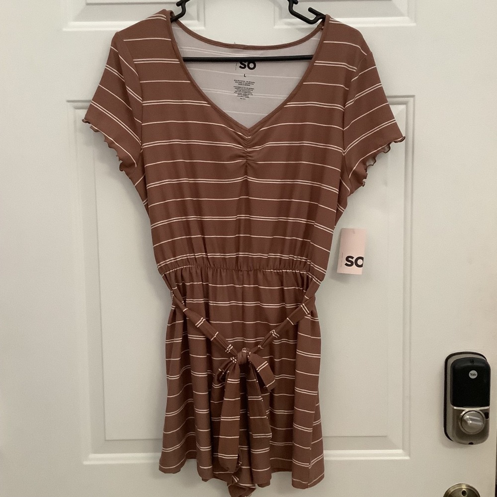 SO Scoop Neck Cap Sleeves Romper Brown & White Stripes Large NWT